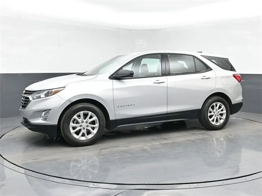 2018 Chevrolet Equinox LS photo 1