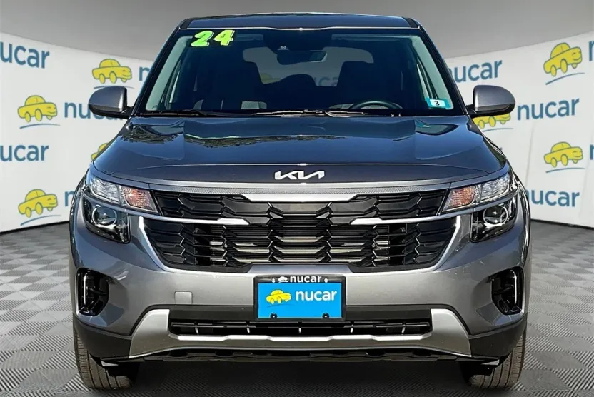 2024 Kia Seltos LX photo 1