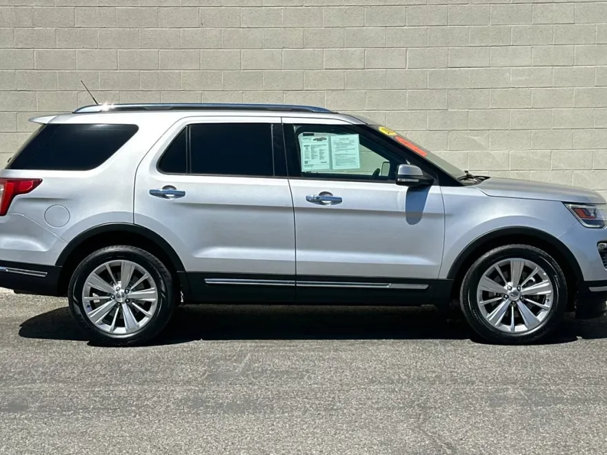2019 Ford Explorer Limited photo 1