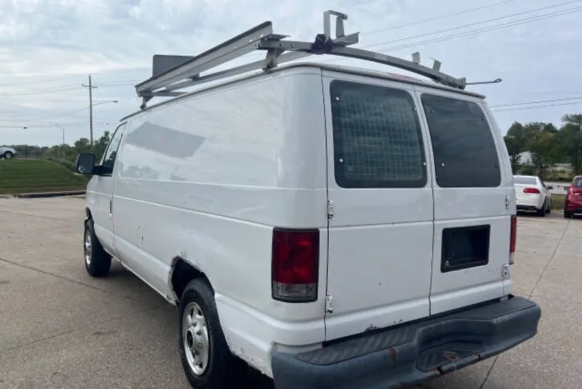 2008 Ford E-150 photo 1