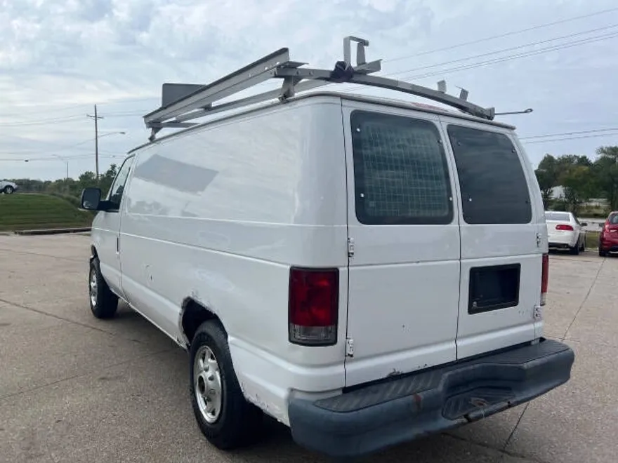 2008 Ford E-150 photo 1