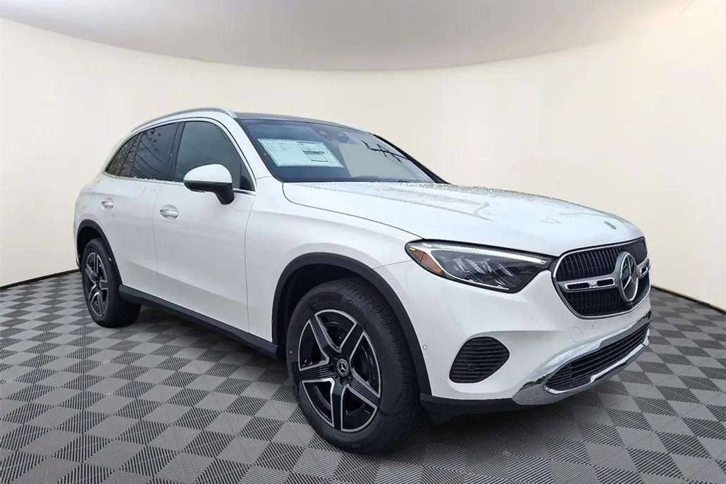 2026 Mercedes Benz GLC 300 4MATIC photo 1
