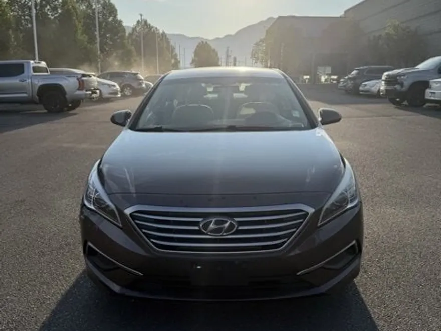 2017 Hyundai Sonata Base photo 1