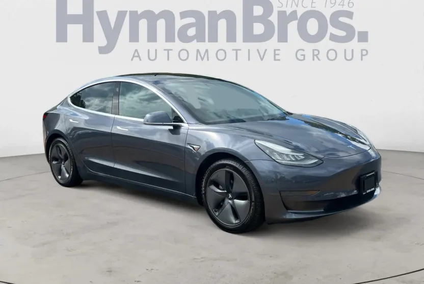 2020 Tesla Model 3 Standard Range photo 1