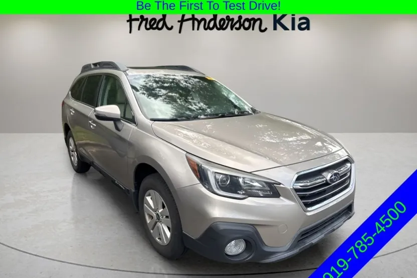 2019 Subaru Outback 2.5i Premium photo 1