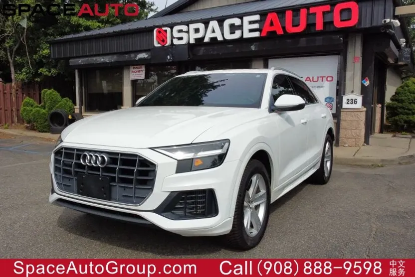 2019 Audi Q8 Premium photo 1