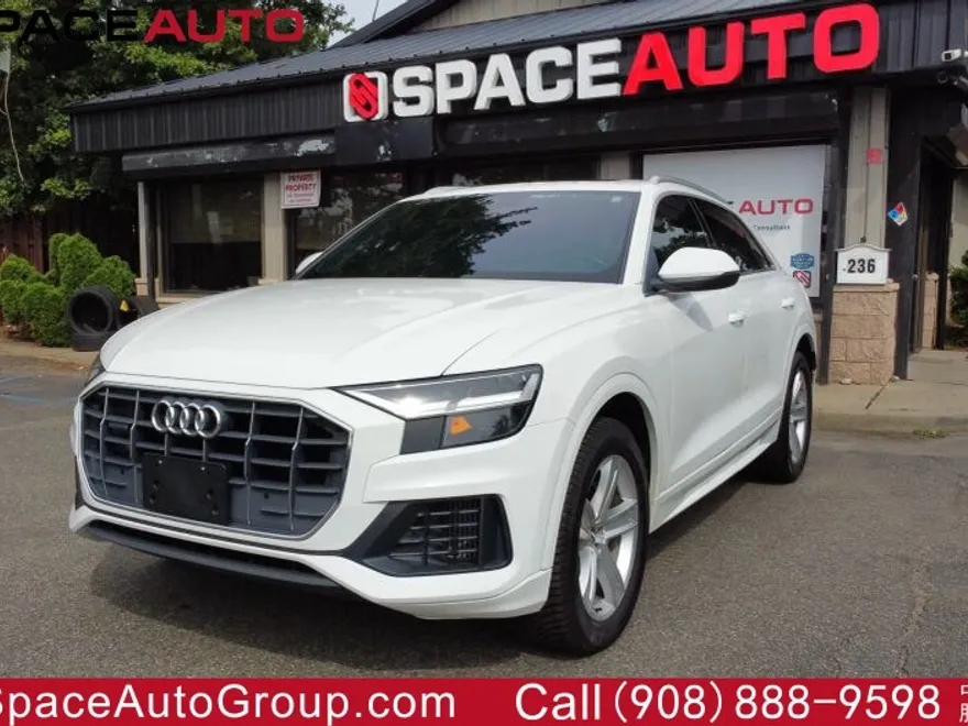 2019 Audi Q8 Premium photo 1
