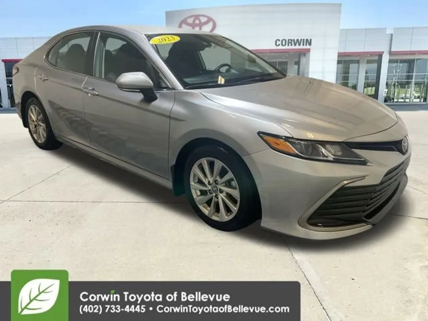 2023 Toyota Camry LE photo 1