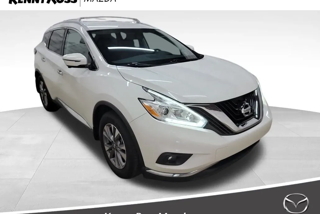 2017 Nissan Murano LE photo 1