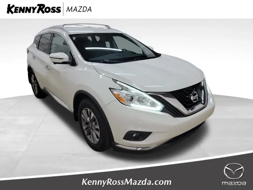 2017 Nissan Murano LE photo 1