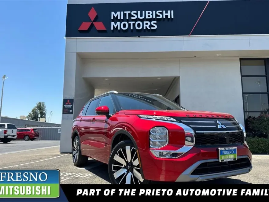 2025 Mitsubishi Outlander SEL photo 1