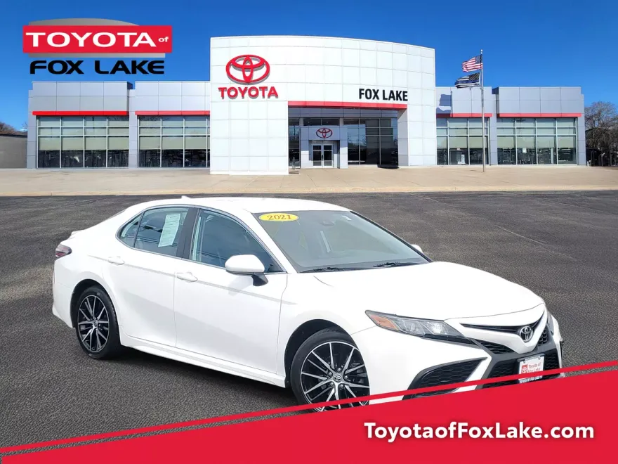 2021 Toyota Camry SE photo 1