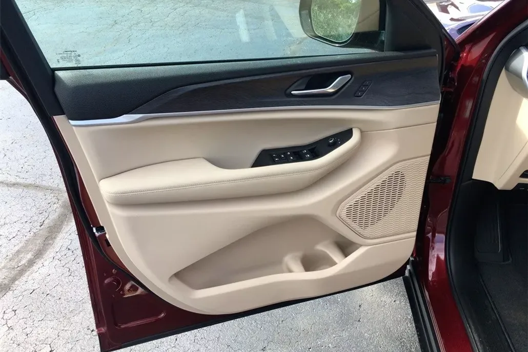 2025 Jeep Grand Cherokee Limited photo 1