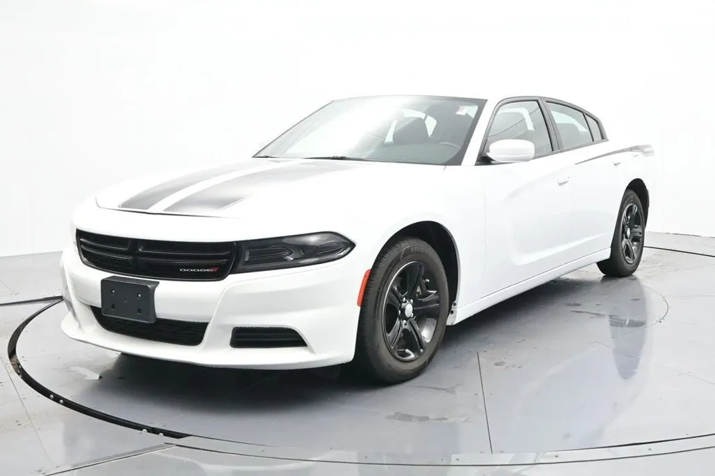 2022 Dodge Charger SXT photo 1