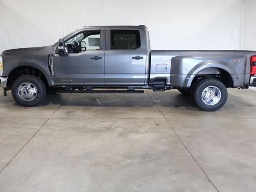 2025 Ford F-350 XL photo 1