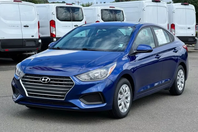 2022 Hyundai Accent SE photo 1