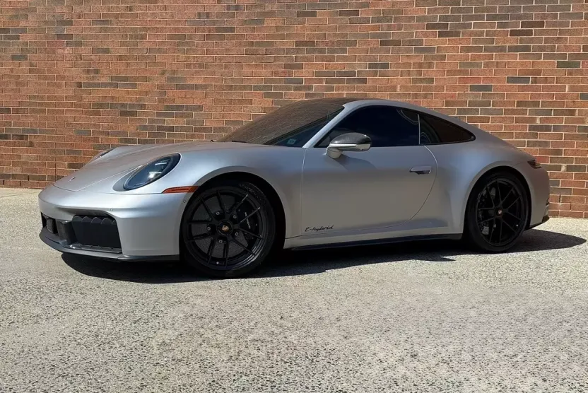 2025 Porsche 911 GTS photo 1
