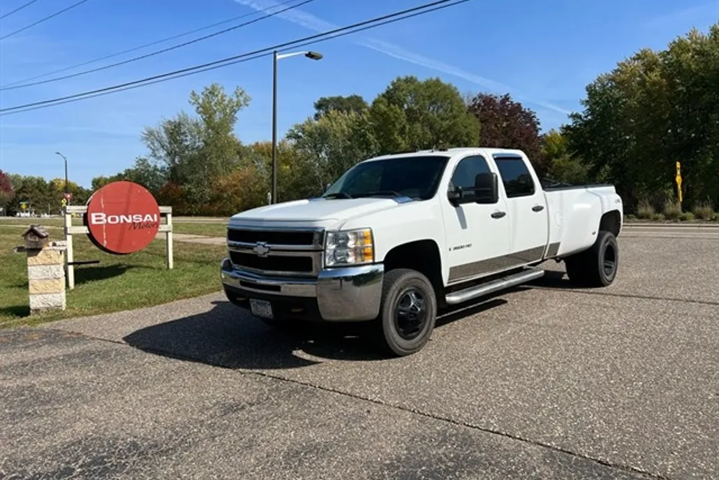 2008 Chevrolet Silverado 3500HD LT2 photo 1