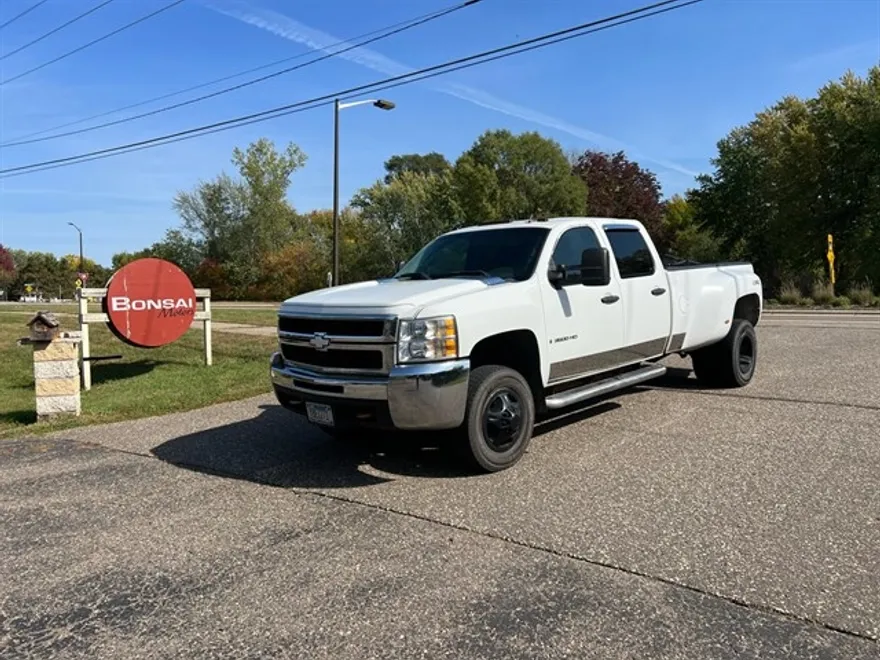 2008 Chevrolet Silverado 3500HD LT2 photo 1