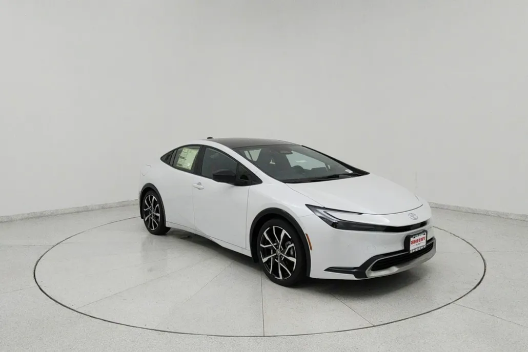 2025 Toyota Prius Plug-in Hybrid XSE Premium photo 1