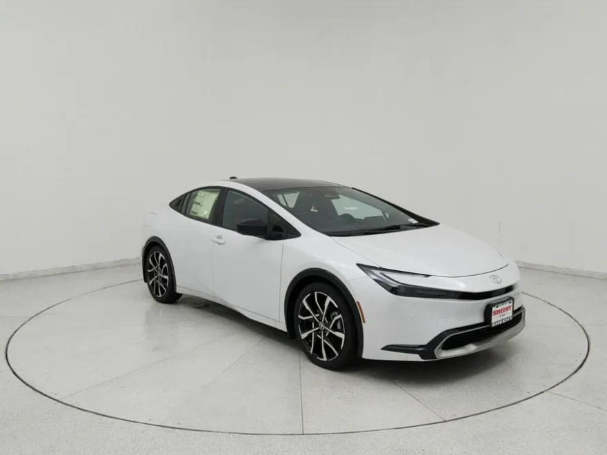 2025 Toyota Prius Plug-in Hybrid XSE Premium photo 1