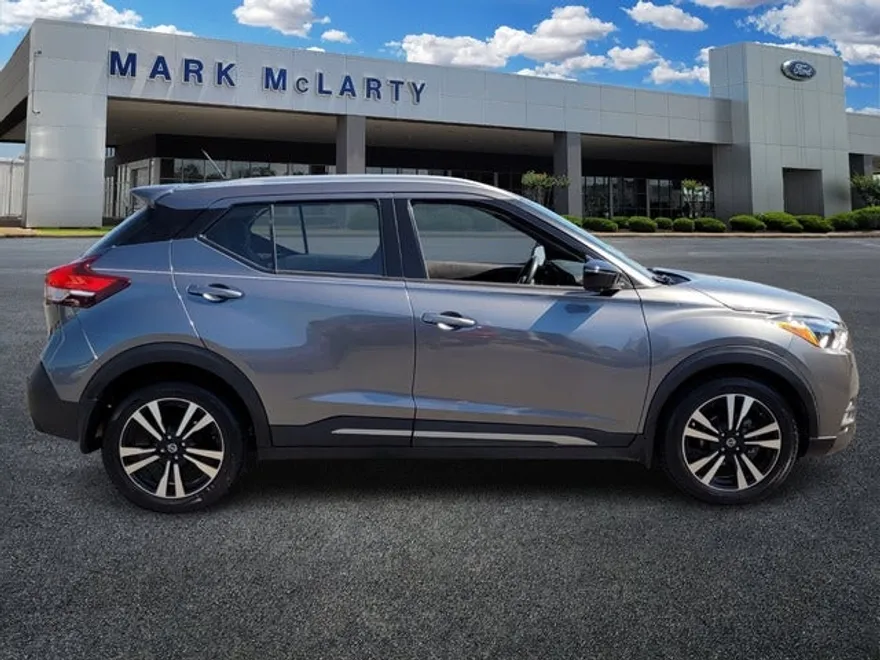 2020 Nissan Kicks SR photo 1