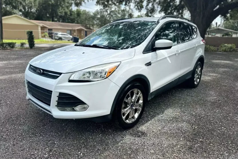2014 Ford Escape SE Sport photo 1