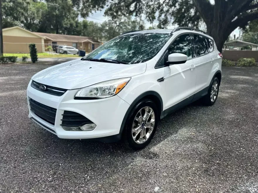 2014 Ford Escape SE Sport photo 1
