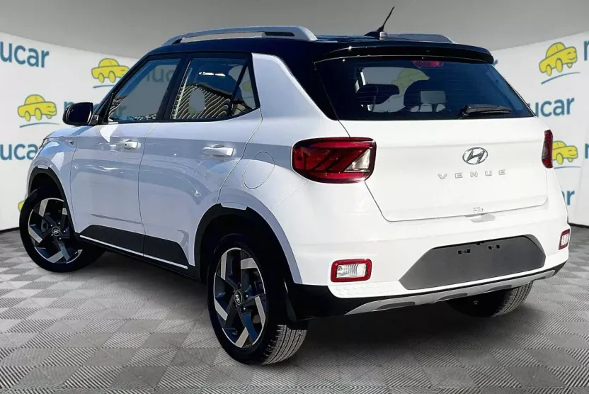 2025 Hyundai Venue Limited photo 1