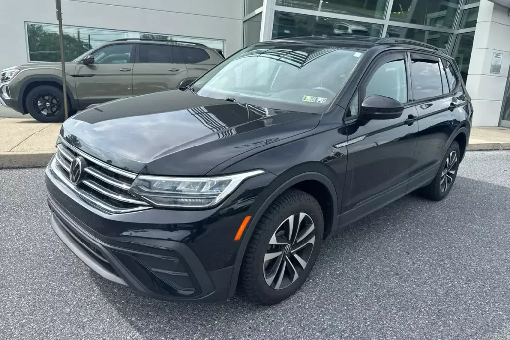 2022 Volkswagen Tiguan S photo 1