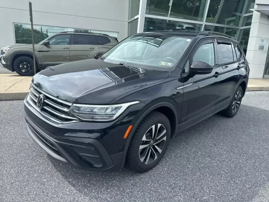 2022 Volkswagen Tiguan S photo 1
