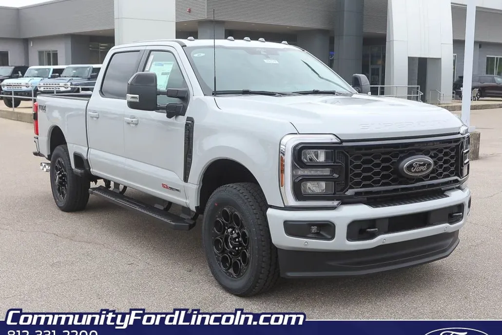 2026 Ford F-350 Lariat photo 1