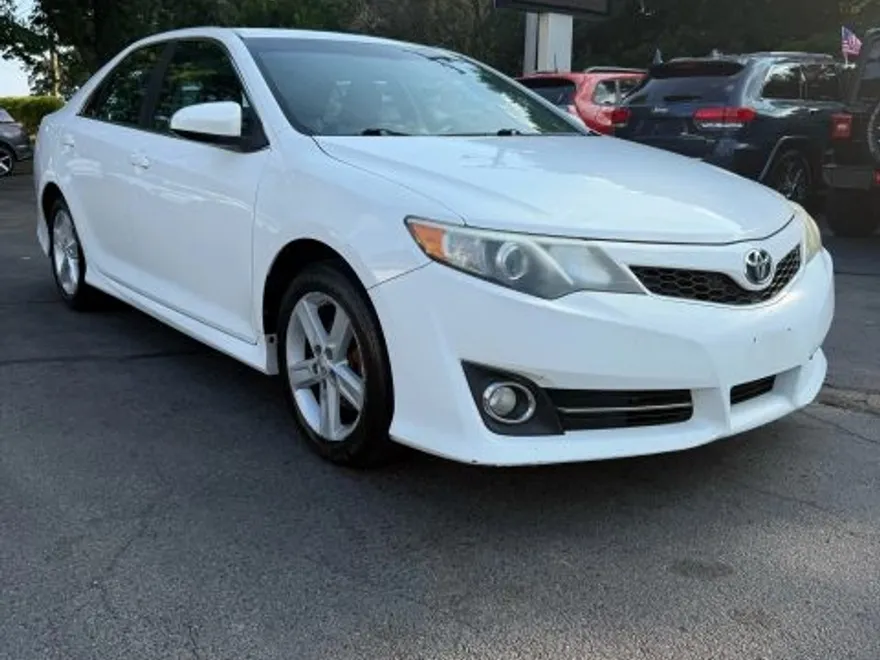 2014 Toyota Camry photo 1