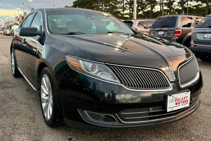 2013 Lincoln MKS Base photo 1