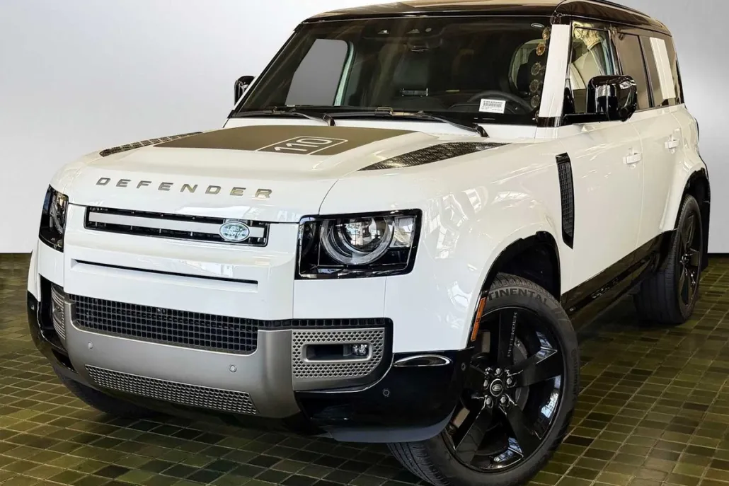 2025 Land Rover Defender X-Dynamic SE 110 photo 1