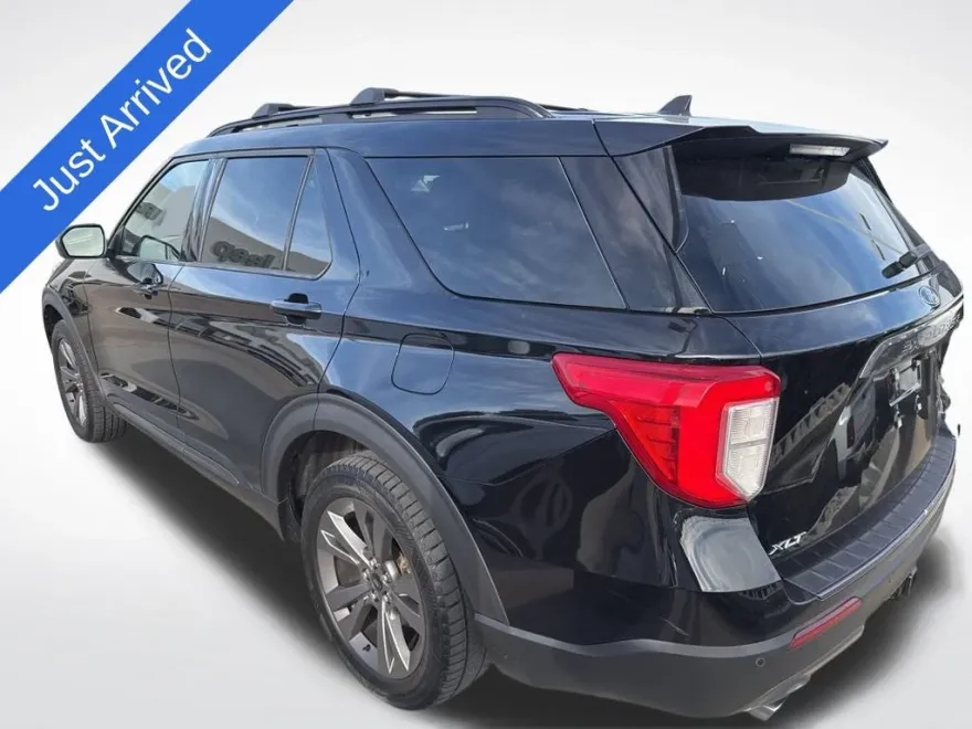 2021 Ford Explorer XLT photo 1