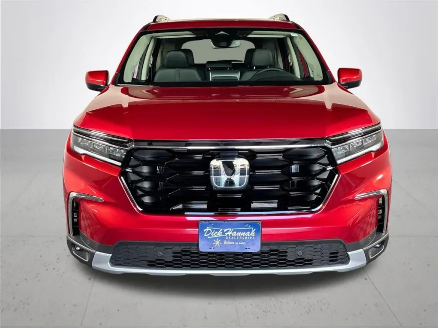 2025 Honda Pilot Touring photo 1