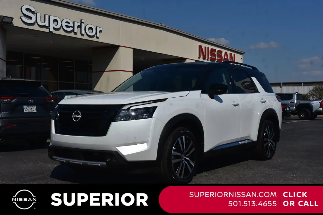 2025 Nissan Pathfinder Platinum photo 1