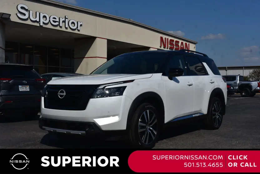 2025 Nissan Pathfinder Platinum photo 1