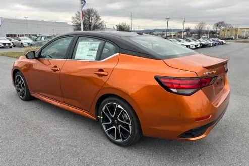 2025 Nissan Sentra SR photo 3