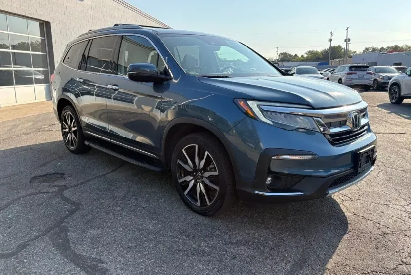 2020 Honda Pilot Touring photo 1