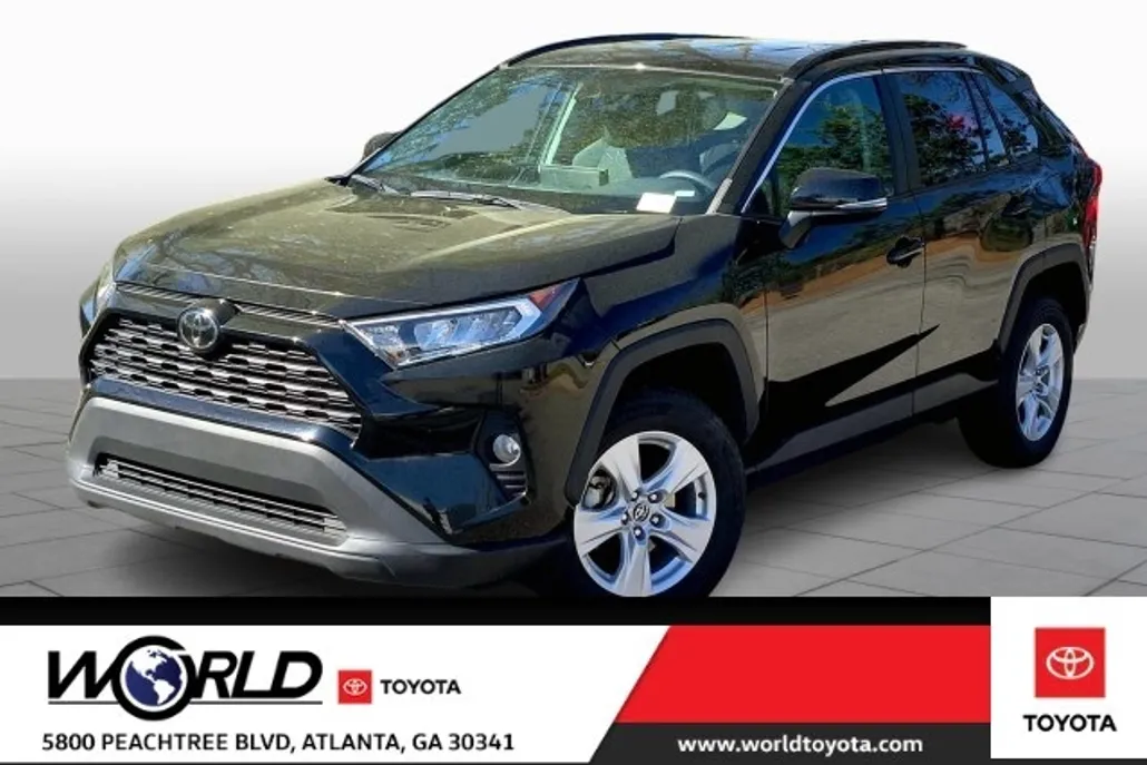 2021 Toyota RAV4 XLE photo 1