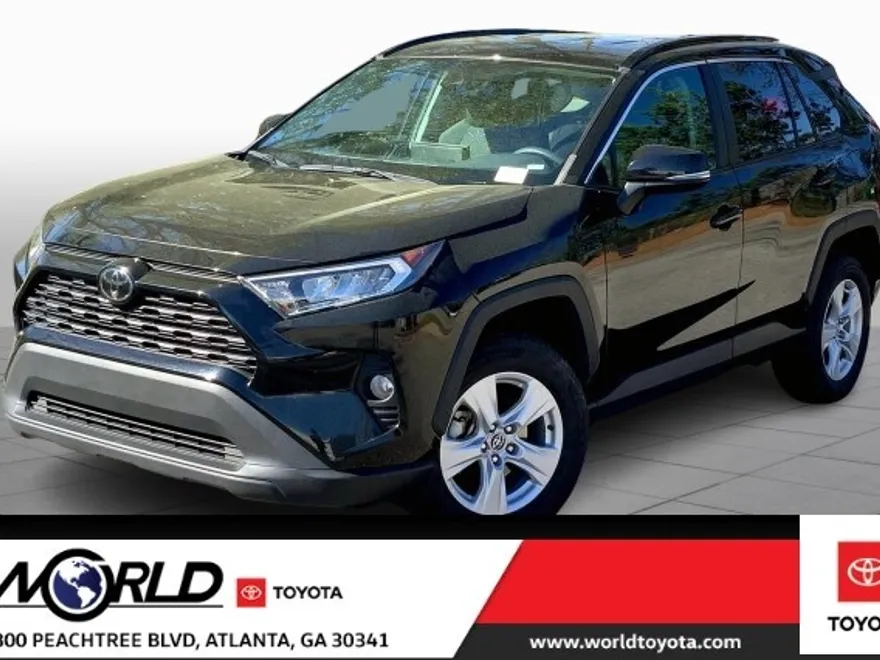 2021 Toyota RAV4 XLE photo 1