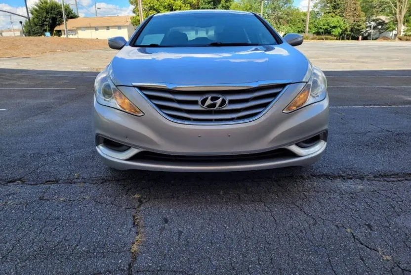2013 Hyundai Sonata GLS photo 1