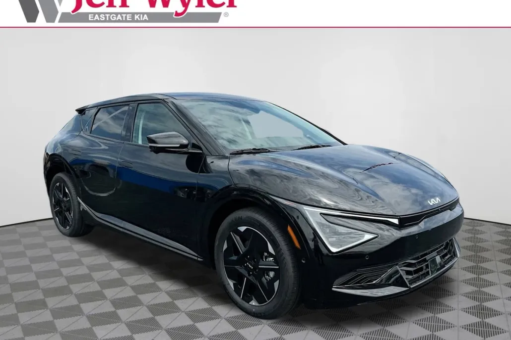 2025 Kia EV6 Wind photo 1