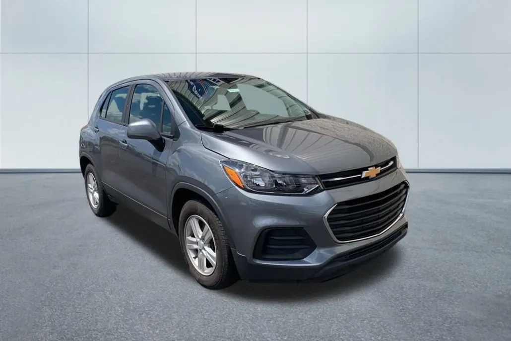 2020 Chevrolet Trax LS photo 1