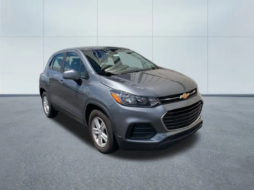 2020 Chevrolet Trax LS photo 1