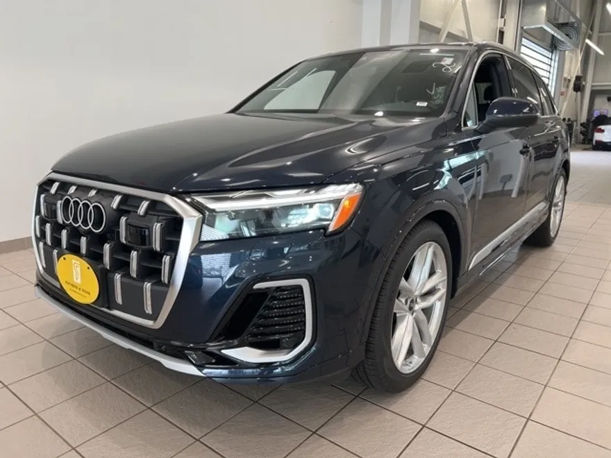2025 Audi Q7 55 Premium Plus photo 1