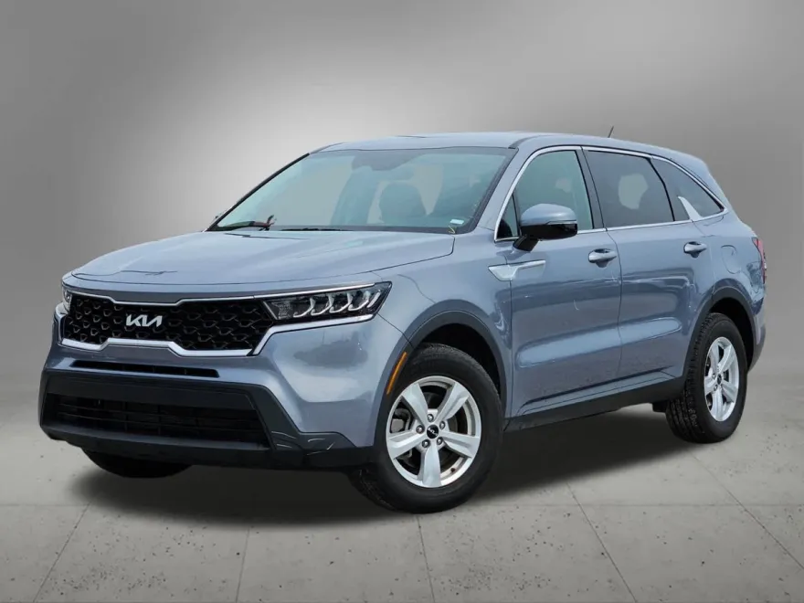 2023 Kia Sorento LX photo 1
