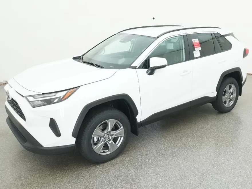 2025 Toyota RAV4 Hybrid XLE photo 1